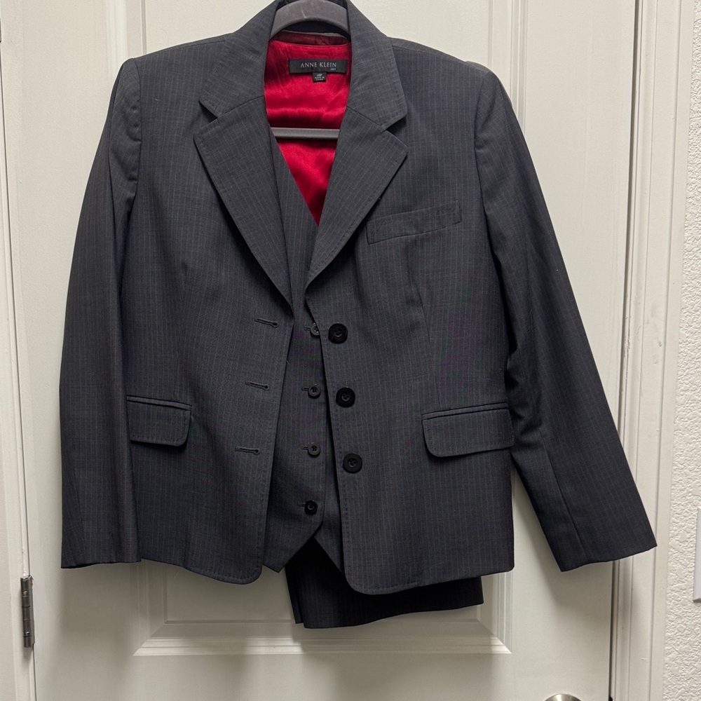 Anne Klein Charcoal Men's Suit with Red Lining